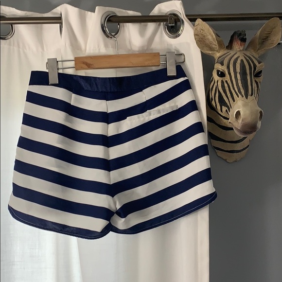NWT ⚓️ Zara Blue White Striped Chic Shorts - Picture 2 of 4